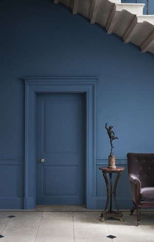 Blue Skirting Board Blue skirting board in continuity with blue wall
